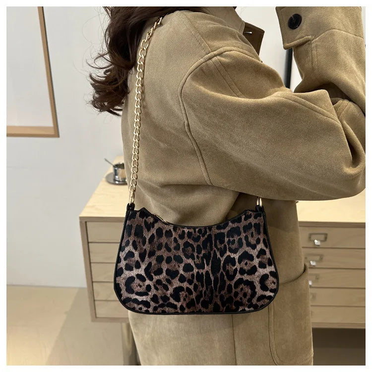 Vintage Style Square Handbag Crossbody Bag Adjustable Strap Women Messenger Shoulder Bag Sophisticated Accessory Tote Bag Purse