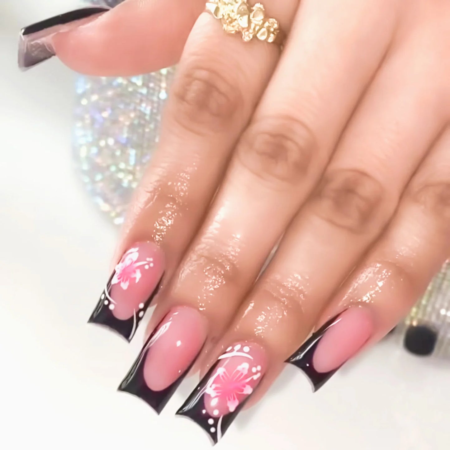 24Pcs Fairy White Flower Fake Nails Pink French Tip Press on Nails Short Square Wearable False Nail for Girls DIY