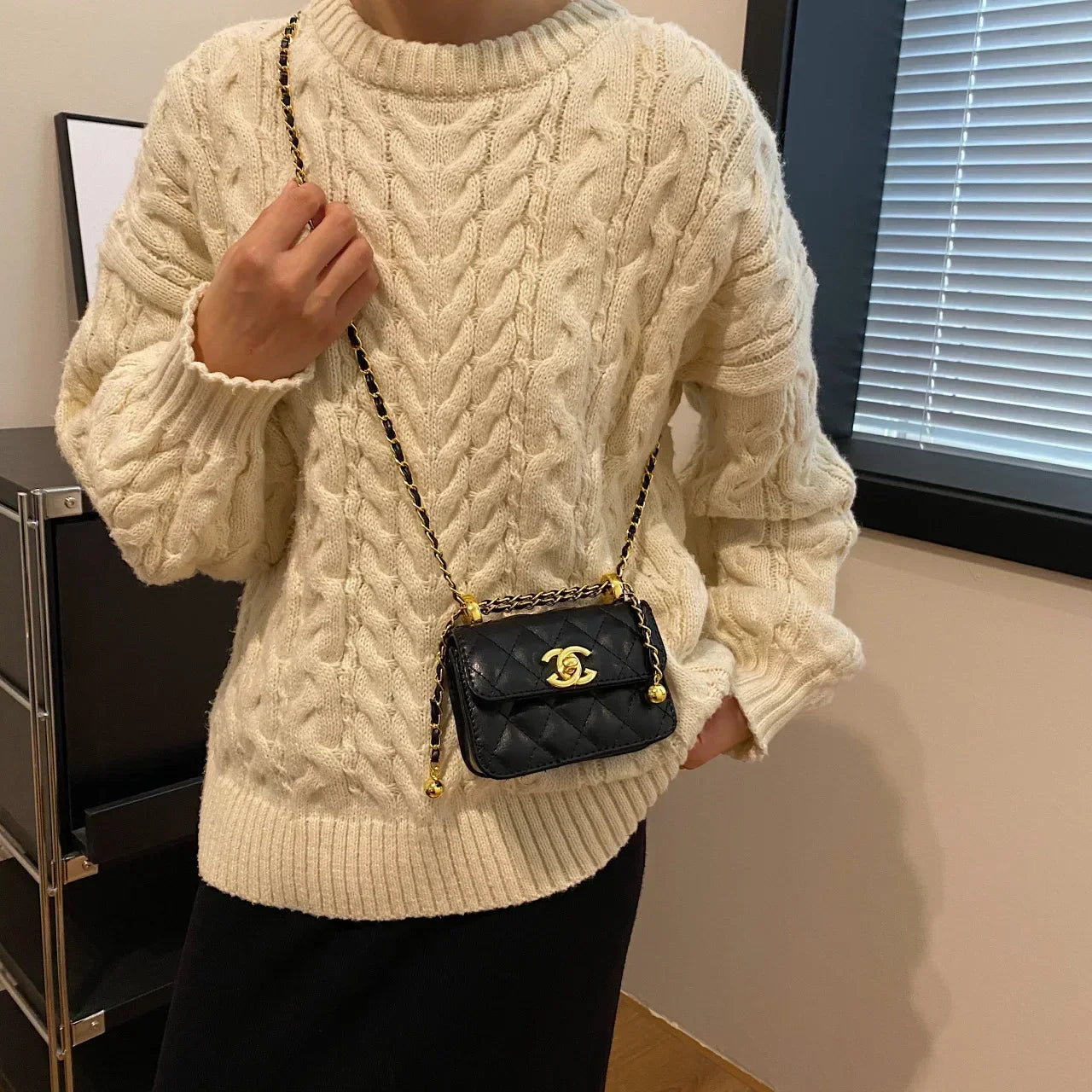 2025 New Arrival! Women's High-Quality Textured Small Square Bag - Trendy Chain Shoulder Design, Versatile for All Occasions