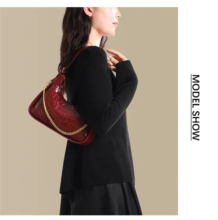 Women's Large - Capacity Tote Bag | Casual Simple Shoulder Style, Retro - Inspired Design for Commuting, Spacious Interior