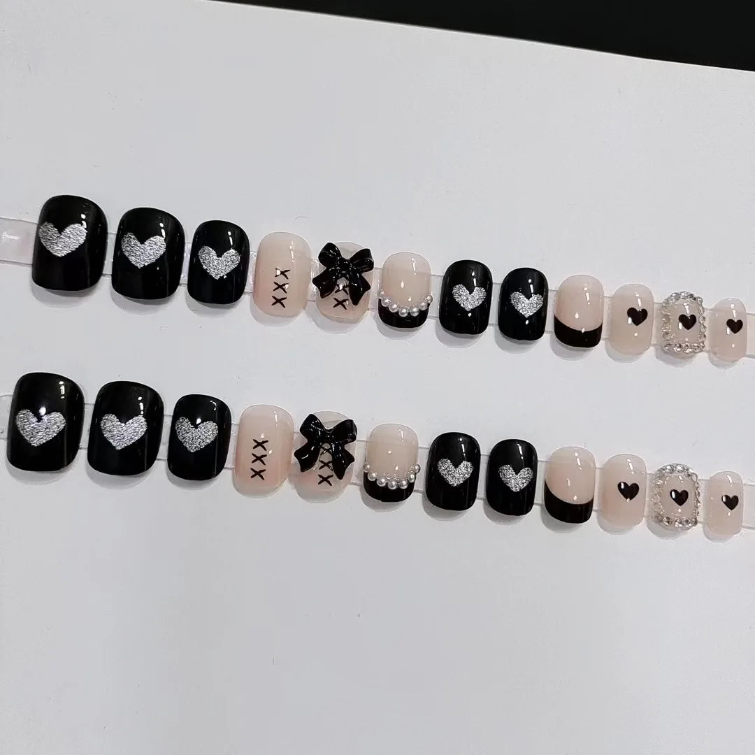 Short French Fake Nails Black Bow Design Press on Nail Tips with Glitter Love Heart Pattern Artificial Nail Tips for Girls 24pcs