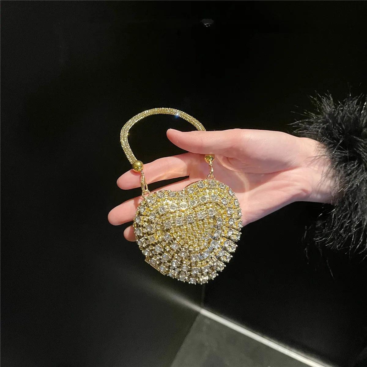 Luxury Small Bling Heart Shape Diamond Evening Clutch Rhinestones Purse Ladies Fashion Bag Designer for Women Chain Shoulder Bag