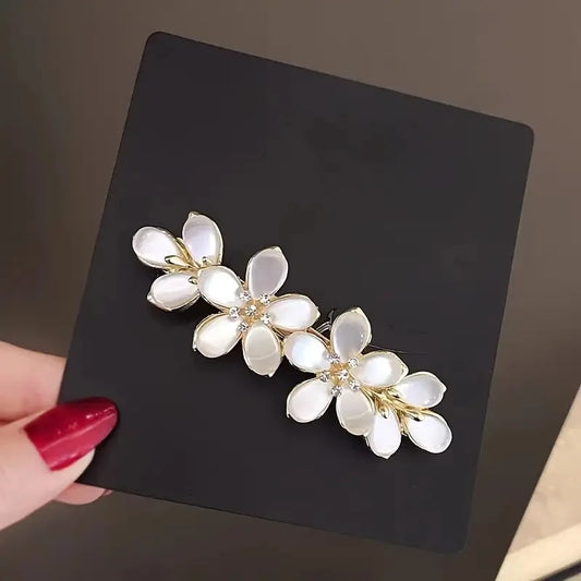 White Flower and Imitation Pearl Hair Clip