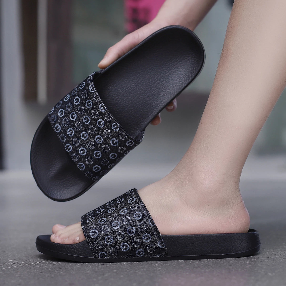 Mens Pillow House Sandals Comfort Casual Slide Sandals Non-Slip Slippers Water Friendly Soft Flat Shoes Single Band Shoes