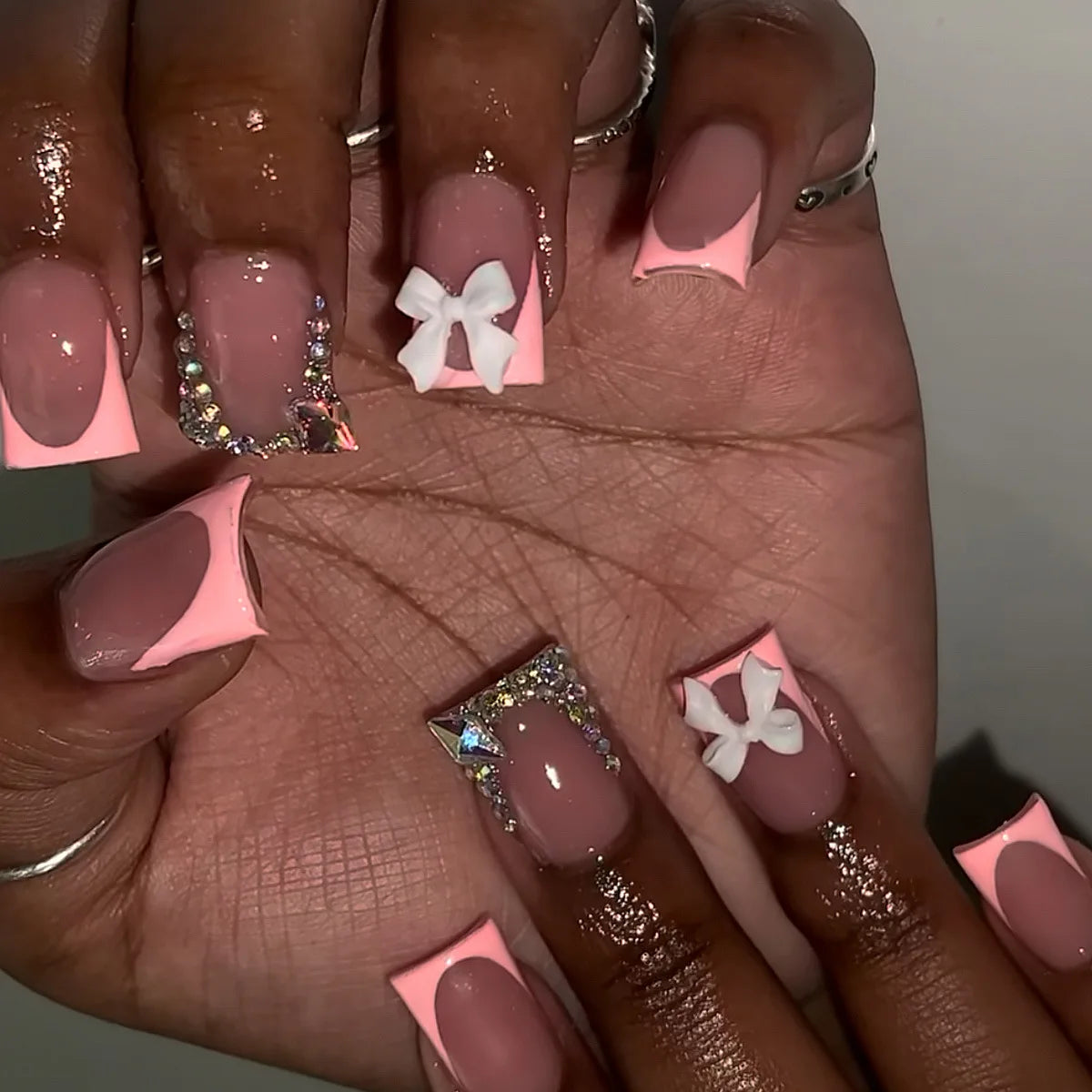 24pcs Nude Pink Sweet Fake Nails Short Duckbill Leopard Print French False Nails With 3D Bowknots Butterfly Cherry Press On Nail