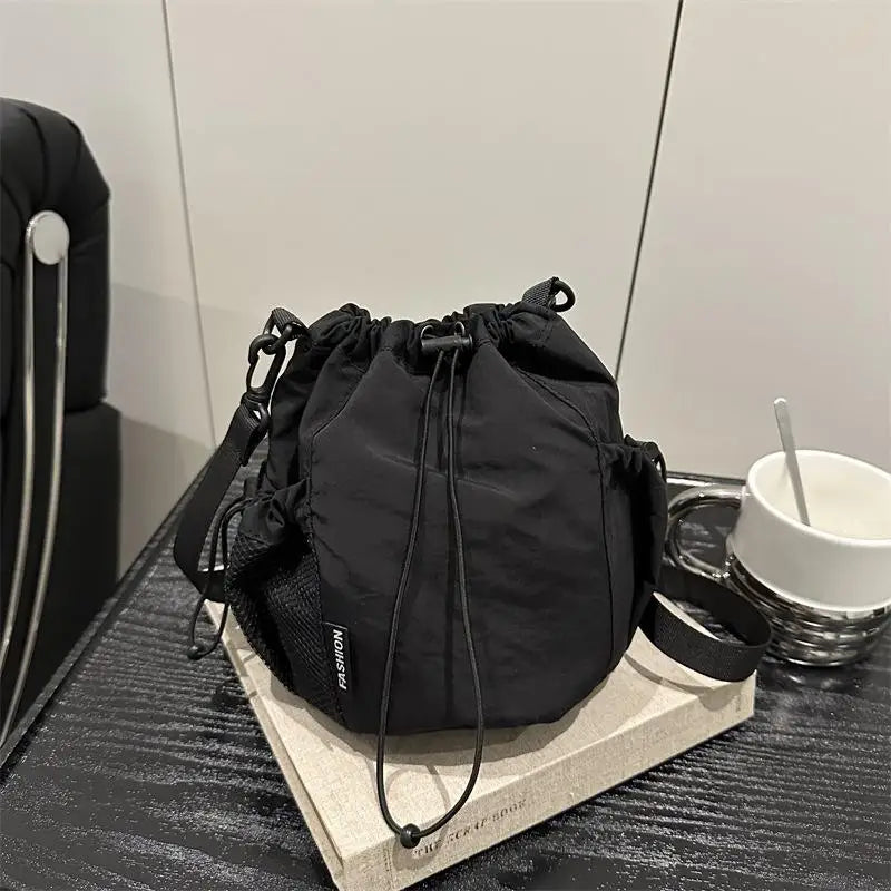 Luxury Rhinestone Bucket Bag Fashion Chain Shoulder Crossbody Bag For Women Personality Versatile Temperament Shoulder Bag