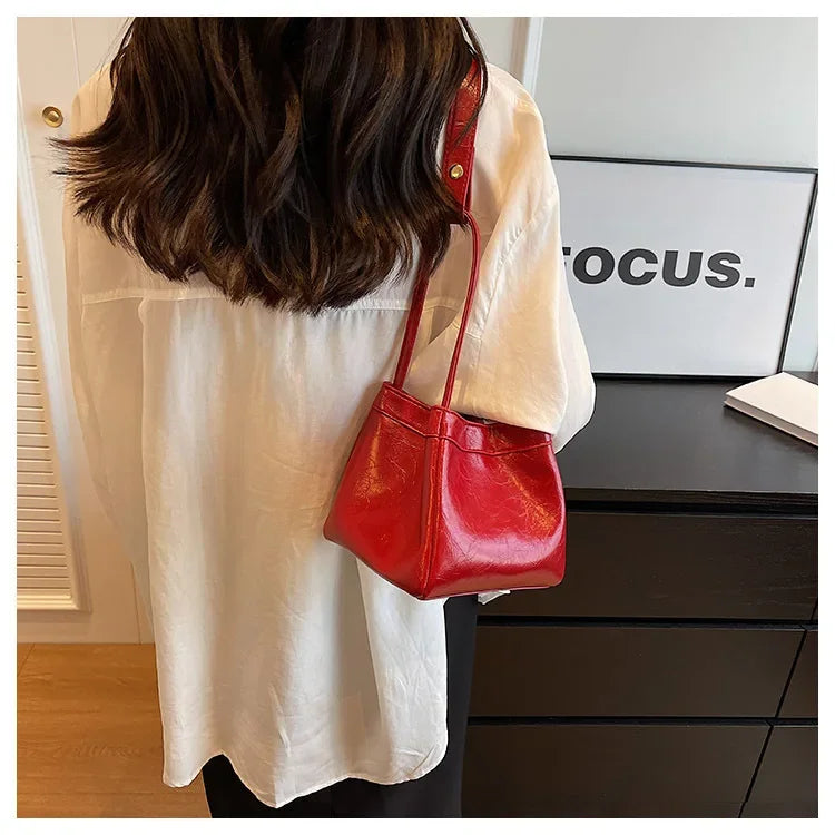 Design Sense Red Women New 2024 Fashion Texture Shoulder Bag Popular Popular Hand Tote Bags for Women Handbags Red Purse Bolsa