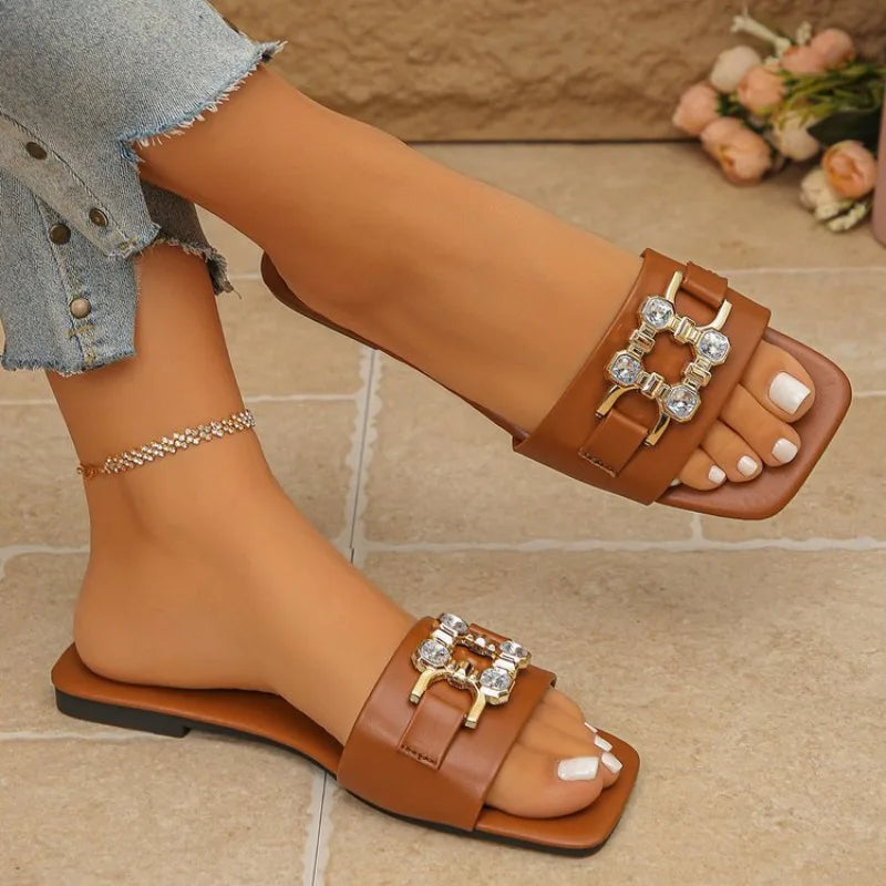 Fashion Women Slippers Lightweight Flat Sandals Trend Metal Decoration Casual Shoes Square Toe Chain Slippers Beach Slides Women