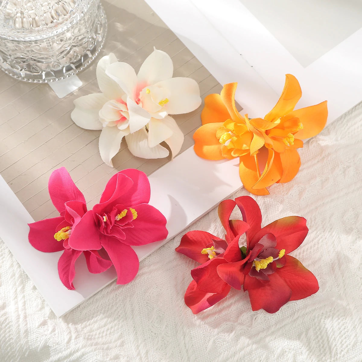 AWAYTR Elegant Bohemian Flower Small Hair Clips Faux Flower Side Pins Hairpin Vacation Beach Hair Accessories for Women