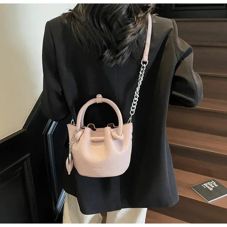 2025 Summer New Pleated Bucket Bag | Niche Fashion Hand-carried Messenger | High-end Simple Design for Beach & Vacation