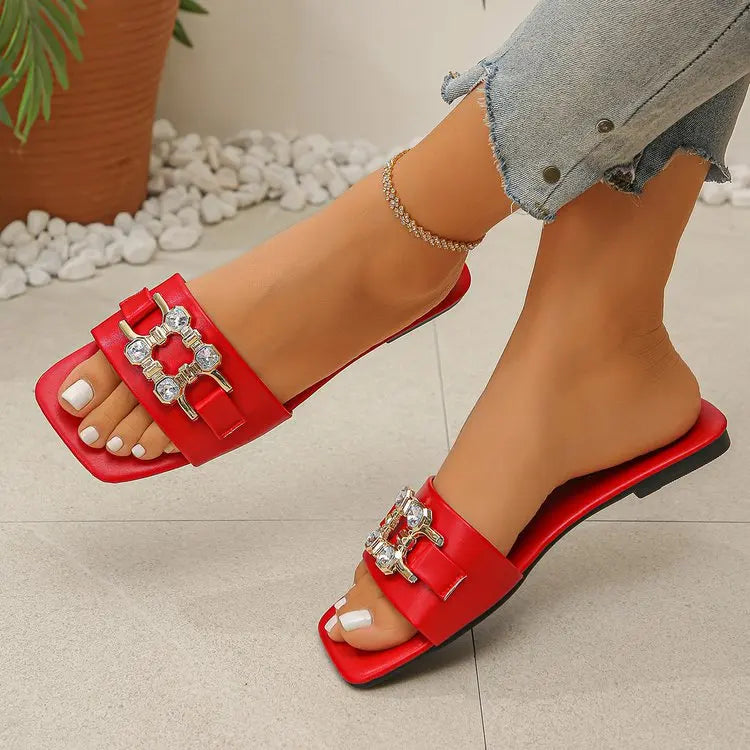 Fashion Women Slippers Lightweight Flat Sandals Trend Metal Decoration Casual Shoes Square Toe Chain Slippers Beach Slides Women