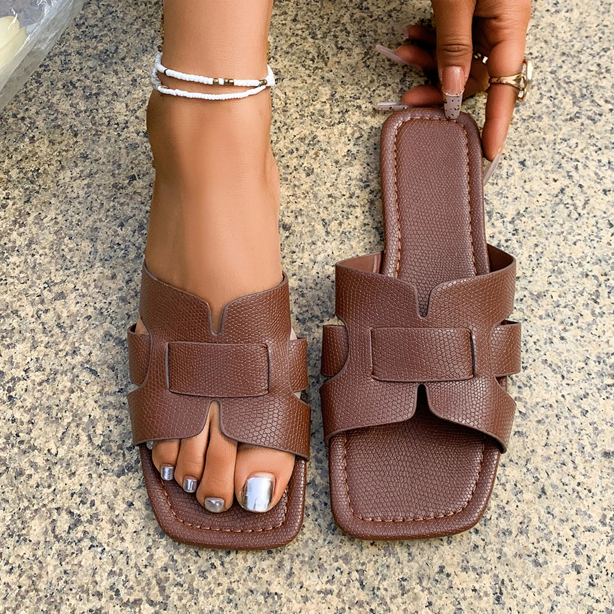 Chic Womens Slide Sandals - Lightweight, Casual, Flat, Square Open Toe - Perfect for Summer & Day