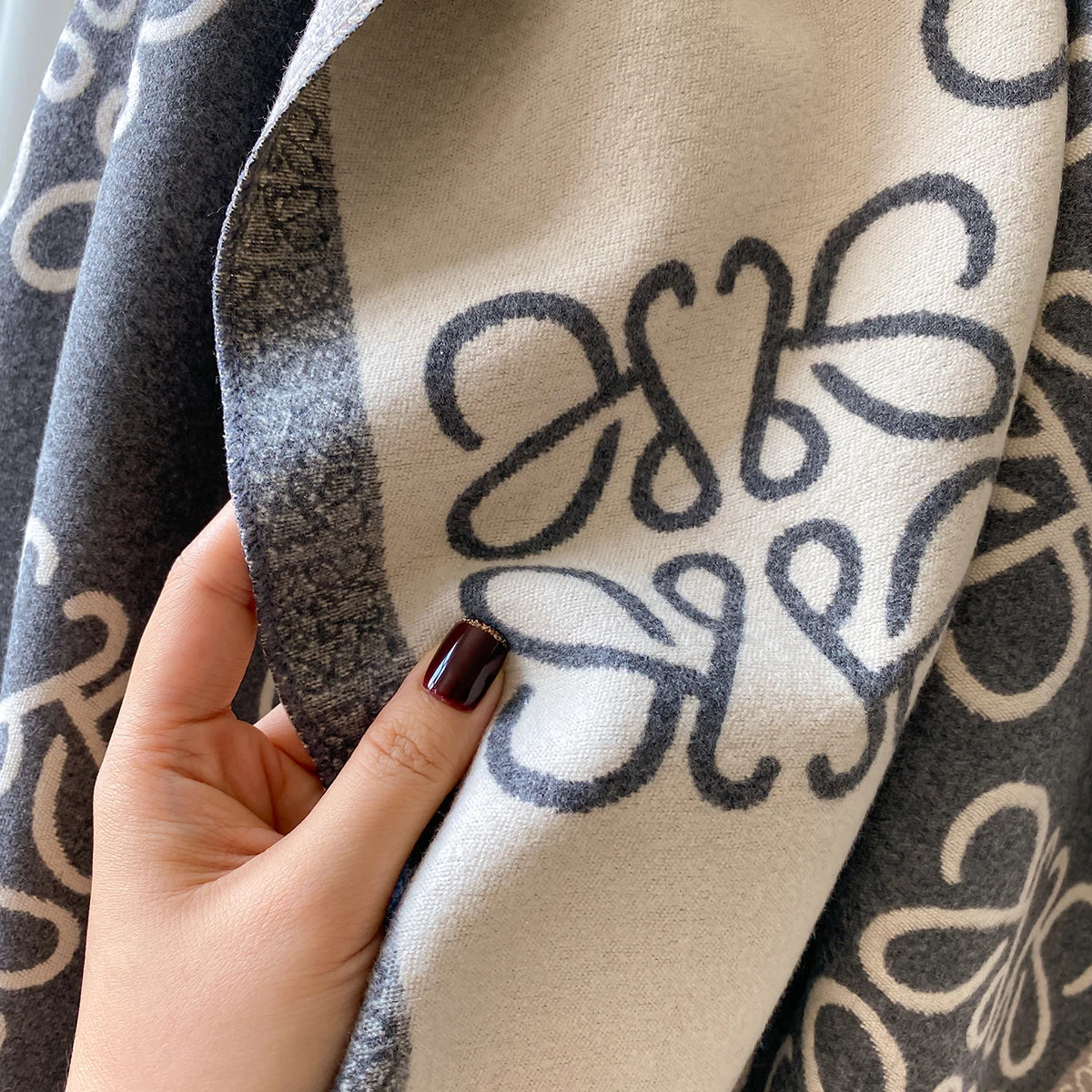 2025 New Women's Scarf Warm Scarf Shawl Simple Imitation Cashmere Scarf Thick Shawl Jacquard Fashion Autumn and Winter