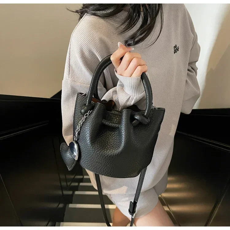 2025 Summer New Pleated Bucket Bag | Niche Fashion Hand-carried Messenger | High-end Simple Design for Beach & Vacation