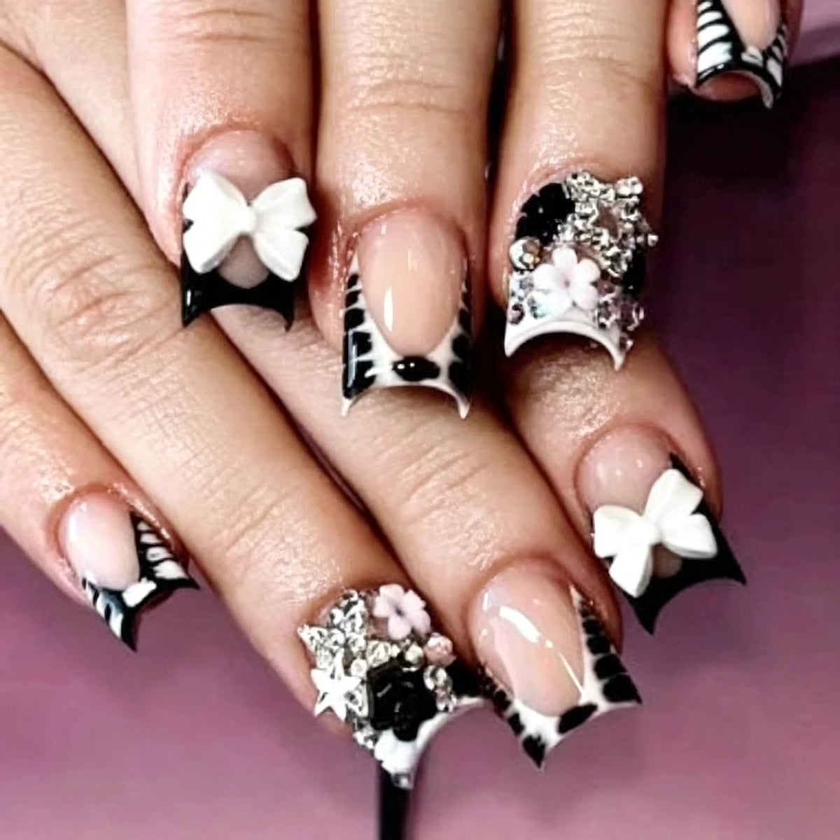 24pcs White 3D Bowkknots Press On Nails Black Leopard Print French Style False Nails Metal Rhinestone Stars Decor Y2k Fake Nail