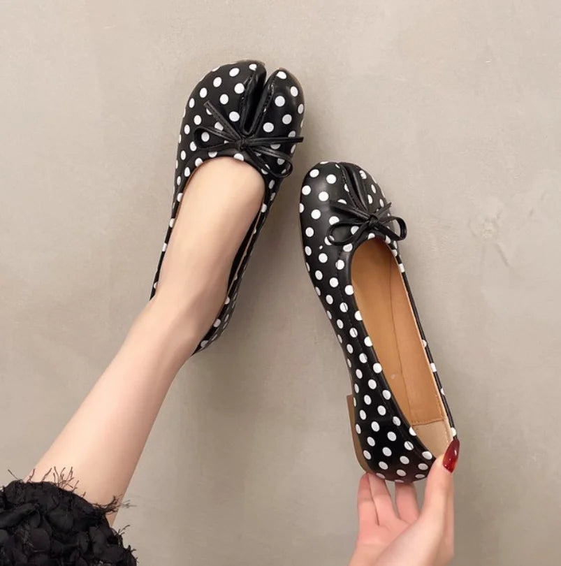 Japanese Style Tabi Ninja Shoes Women Cozy Leather Flats Split Hoof Toe Loafers Femme Mary Jeans Mocasines Ladies Ballerina Shoe