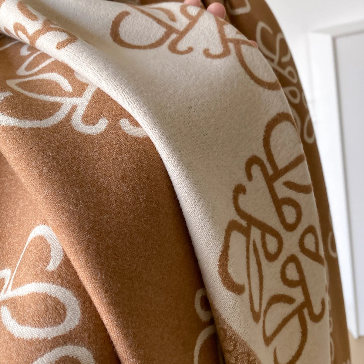 2025 New Women's Scarf Warm Scarf Shawl Simple Imitation Cashmere Scarf Thick Shawl Jacquard Fashion Autumn and Winter