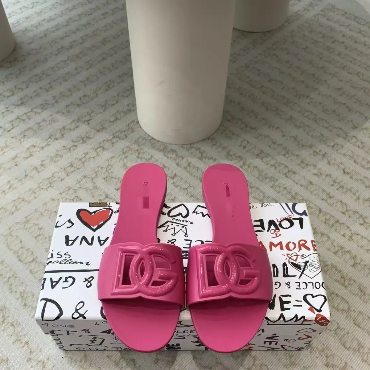 New Summer Ins Trendy Women's Slippers, Flat-soled Hollow Flip-flops, Fashionable and Versatile Casual Sandals