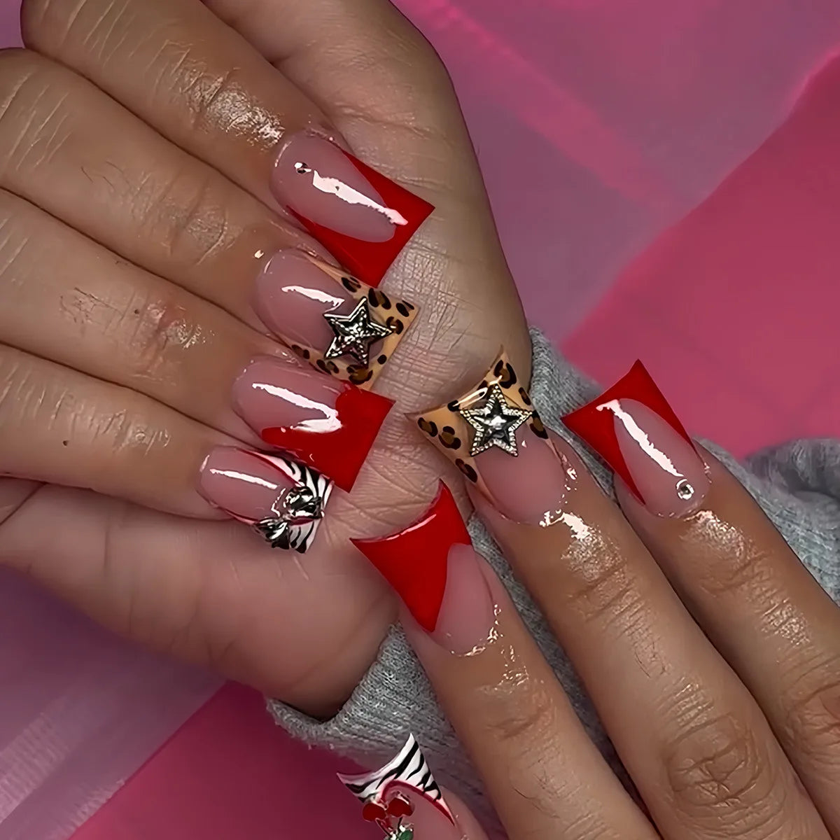 24pcs Nude Pink Sweet Fake Nails Short Duckbill Leopard Print French False Nails With 3D Bowknots Butterfly Cherry Press On Nail