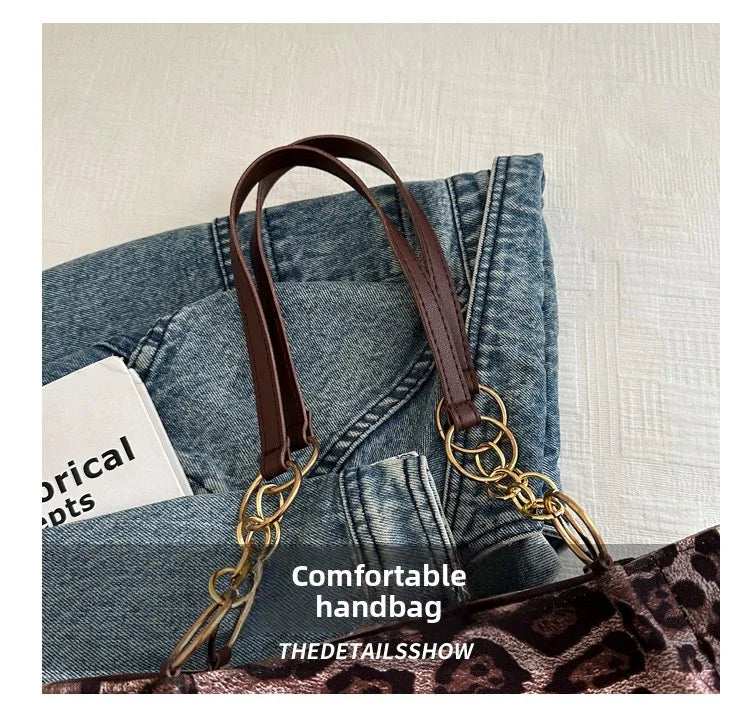 Korean version simple commuting canvas bag, large capacity Hong Kong style retro new bag, handbag, leopard print shoulder bag