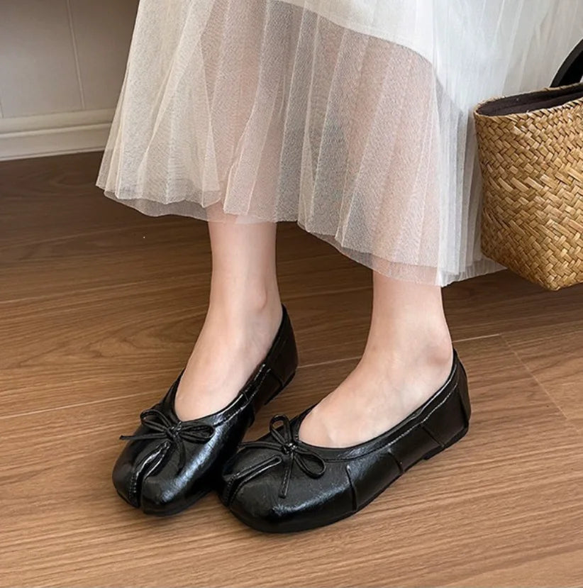 Japanese Style Tabi Ninja Shoes Women Cozy Leather Flats Split Hoof Toe Loafers Femme Mary Jeans Mocasines Ladies Ballerina Shoe