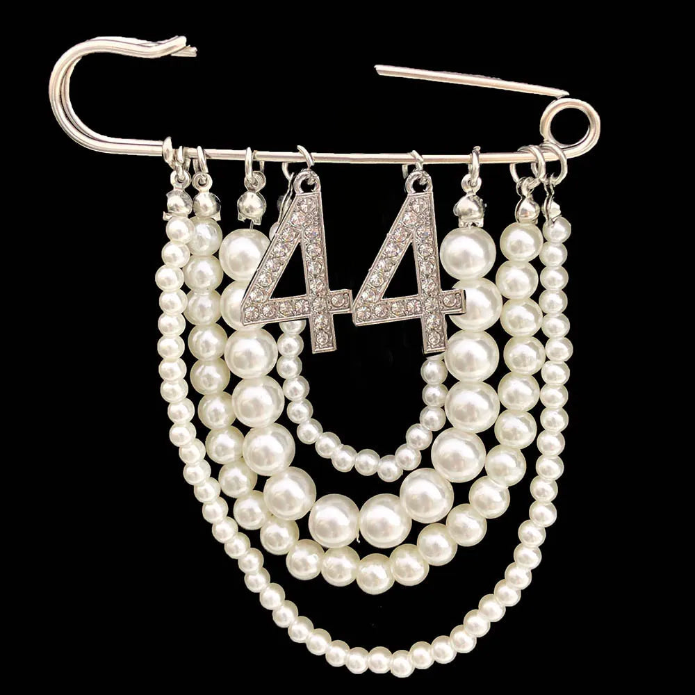 Greek Number Sorority Cloth Twisted Pearl Brooches for Women Fashion Coat Link Pins Hanging Style Brooch Summer Jewelry