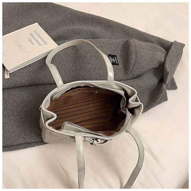 Belt Buckle Design Shoulder Satchels Bag for Women 2025 New in Luxury Designer Handbags Branded Fashion Totes with Pendant Сумка