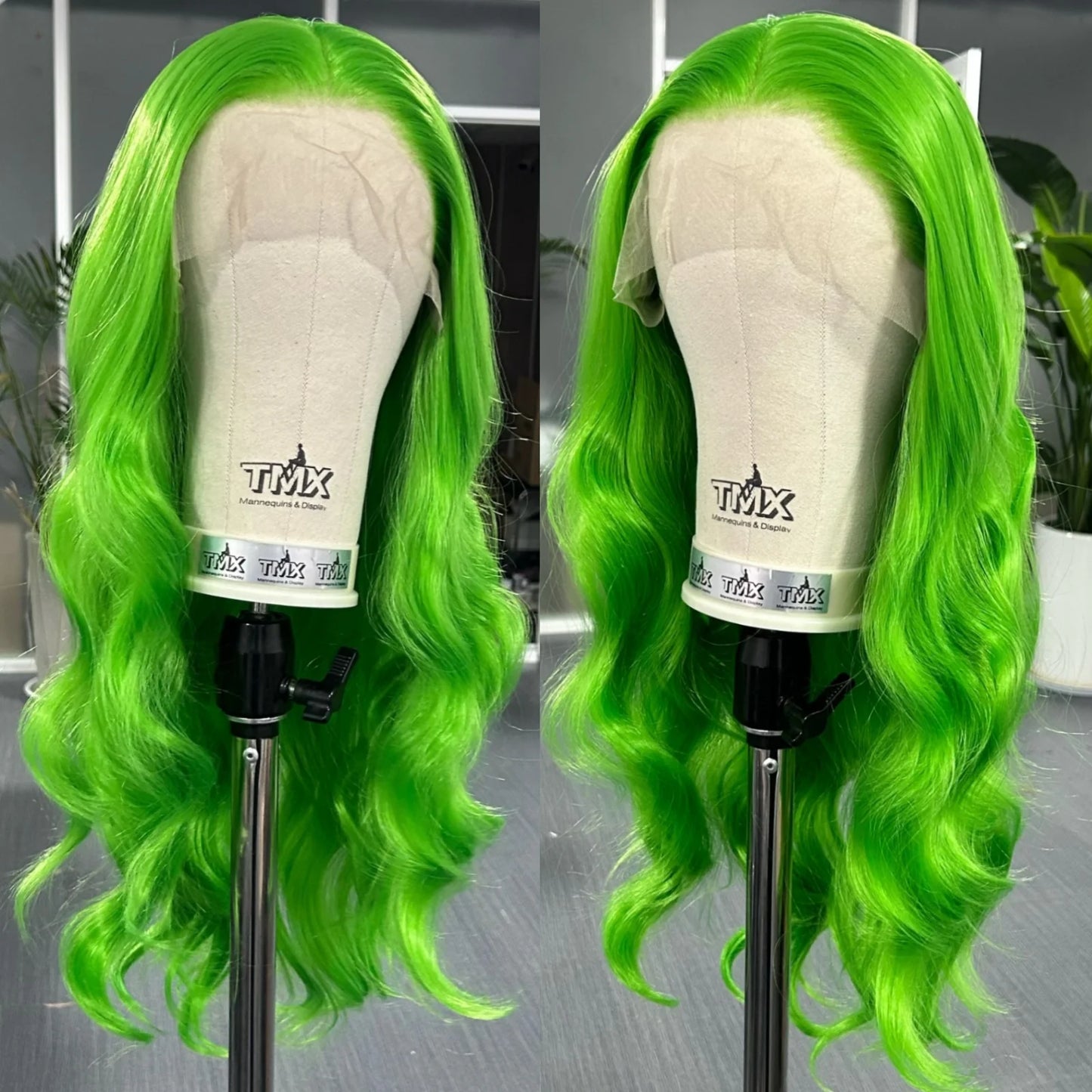 Platinum Blonde Long Wavy Synthetic Wig Free Part Loose Wave Natural Curly 13X4 Lace Front Wigs for Women Daily Party Cosplay