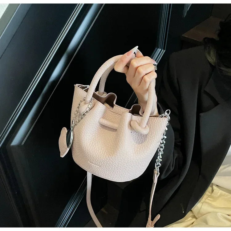 2025 Summer New Pleated Bucket Bag | Niche Fashion Hand-carried Messenger | High-end Simple Design for Beach & Vacation
