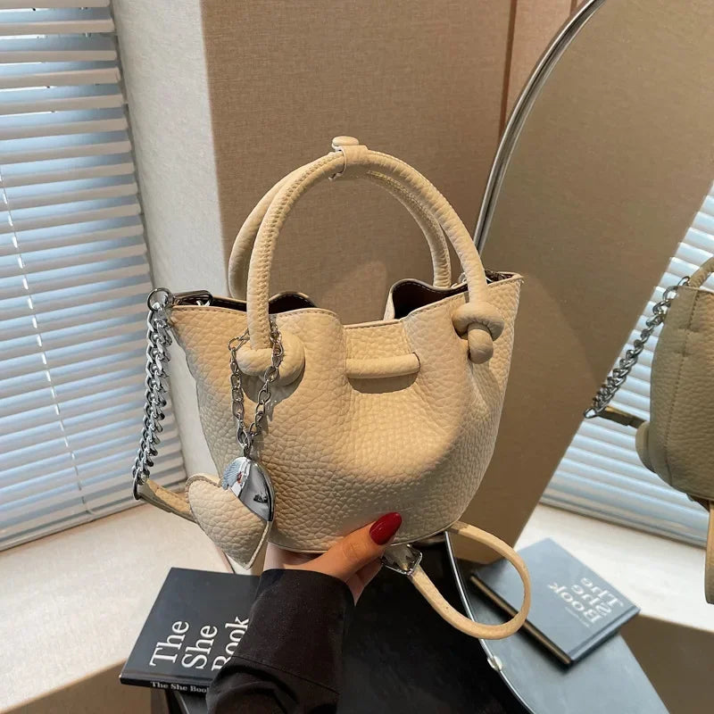 2025 Summer New Pleated Bucket Bag | Niche Fashion Hand-carried Messenger | High-end Simple Design for Beach & Vacation