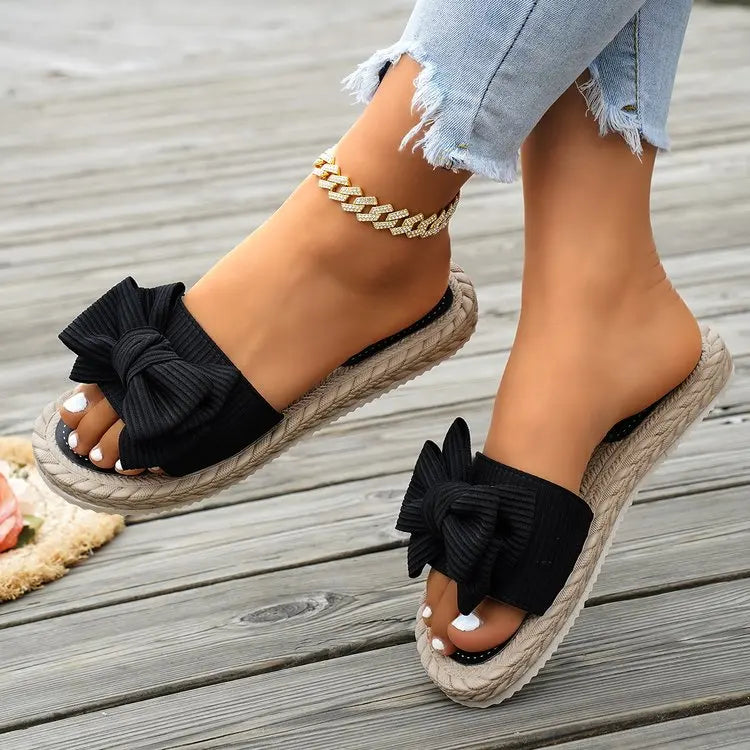 Women's Slip-On Flat Sandals Feature a Soft Sole and Upper Design, And Decorated with Bow Details, Both Stylish and Versatile