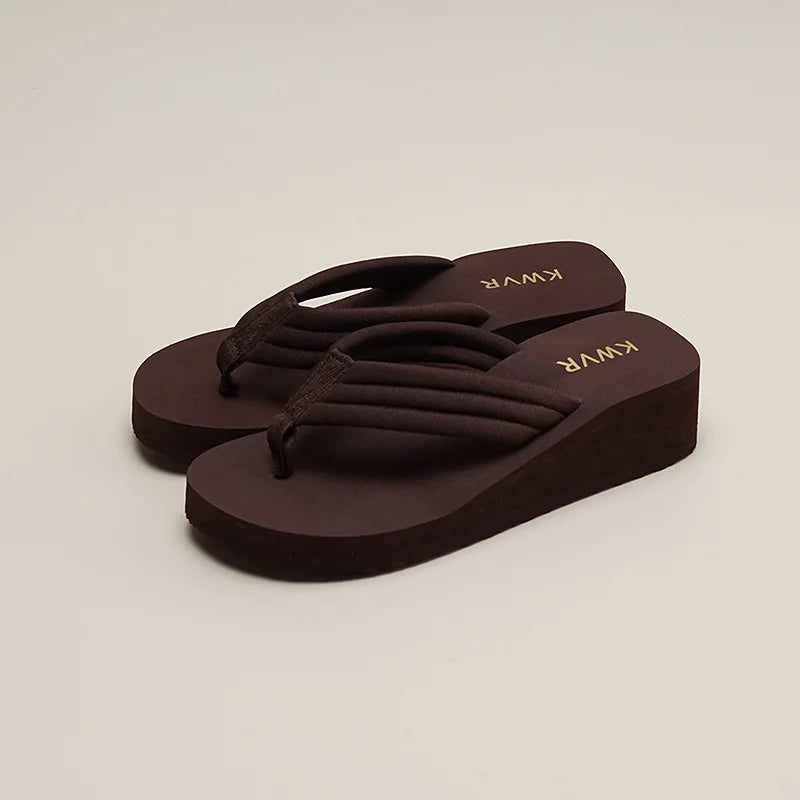 Adult 4cm Sponge Cake Thick Sole Flip Flops Summer 2026 Women's Versatile Conch Anti-slip Sandals Shiny Diamonds Beach Shoes