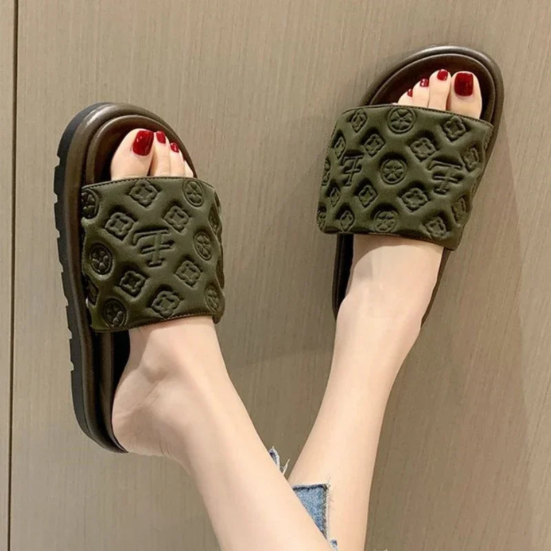 Summer New Luxury Designer Women's Thick Sole Slippers Outdoor Fashion Beach Sandals Embossed Printing Home Women's Shoes
