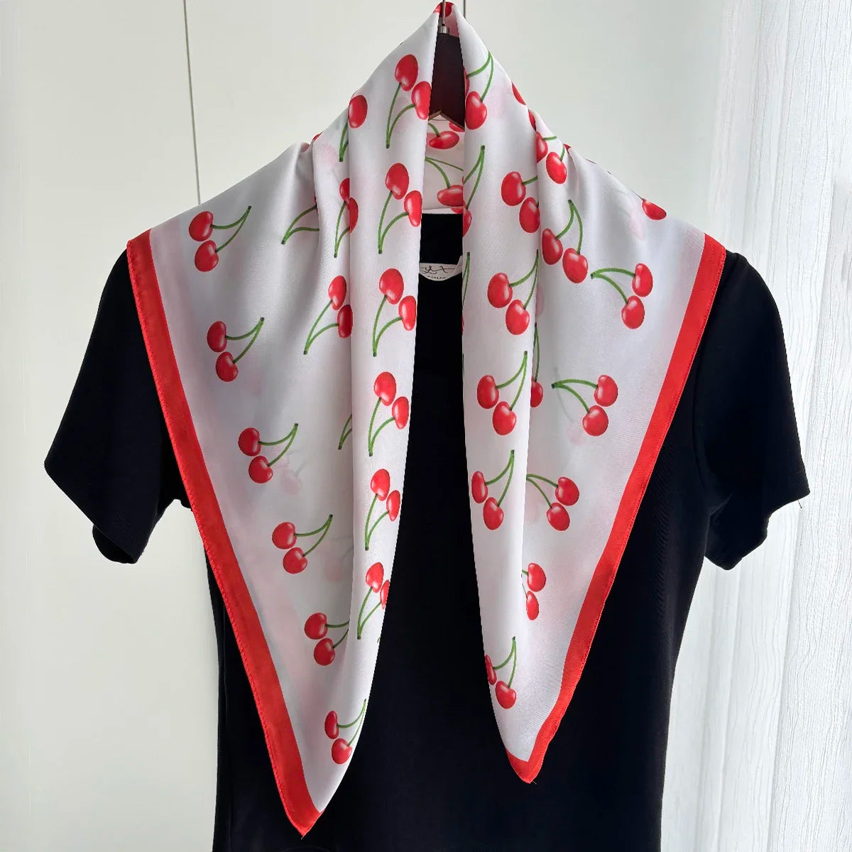 Luxury Square Satin Scarf Women Cute Fruit Cherry Pattern Shawls and Wraps Fashion Small Bag Scarves Hair Tie Bandanas 70*70Cm
