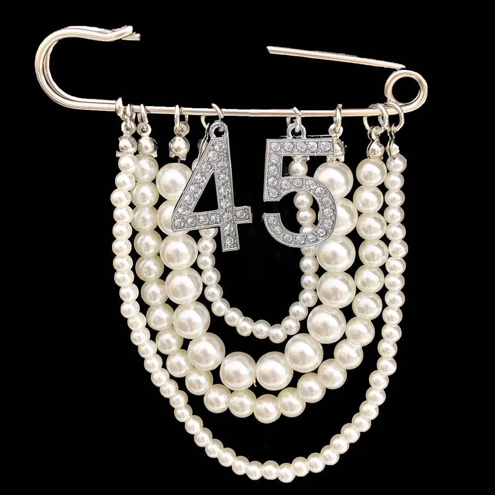 Greek Number Sorority Cloth Twisted Pearl Brooches for Women Fashion Coat Link Pins Hanging Style Brooch Summer Jewelry