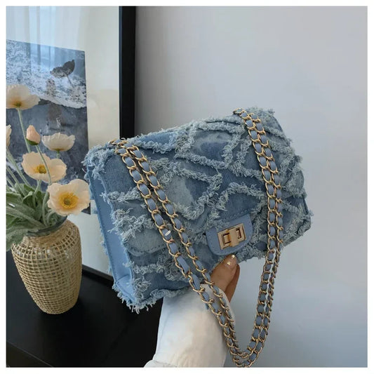 Fashion Forward Light Luxury Bag Retro Embossed Quilted Underarm, High - End Aesthetic, Versatile Handheld Option, Premium