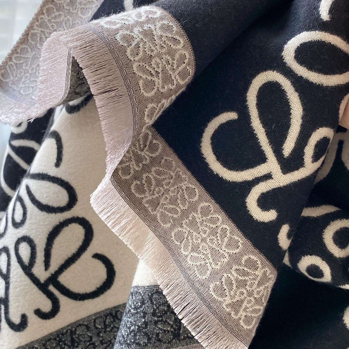 2025 New Women's Scarf Warm Scarf Shawl Simple Imitation Cashmere Scarf Thick Shawl Jacquard Fashion Autumn and Winter