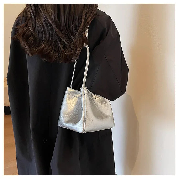 Design Sense Red Women New 2024 Fashion Texture Shoulder Bag Popular Popular Hand Tote Bags for Women Handbags Red Purse Bolsa