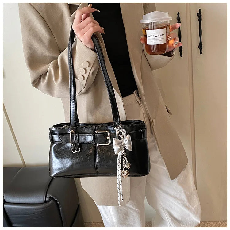 Belt Buckle Design Shoulder Satchels Bag for Women 2025 New in Luxury Designer Handbags Branded Fashion Totes with Pendant Сумка