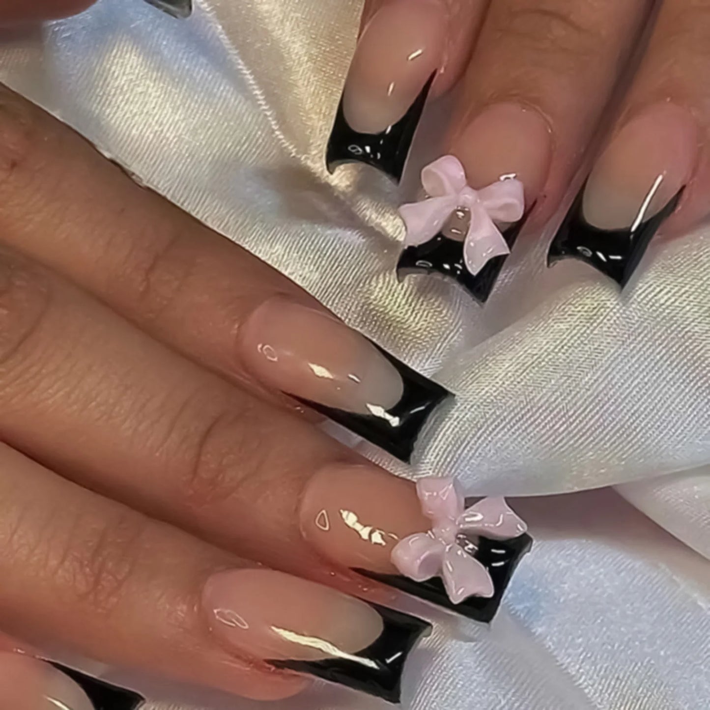 White French Press on Nails 3D Bowknot Fake Nails Tips Full Cover Wearable False Nails for Women and Girls DIY 24Pcs