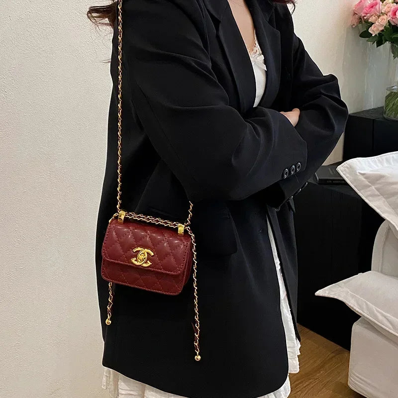 2025 New Arrival! Women's High-Quality Textured Small Square Bag - Trendy Chain Shoulder Design, Versatile for All Occasions
