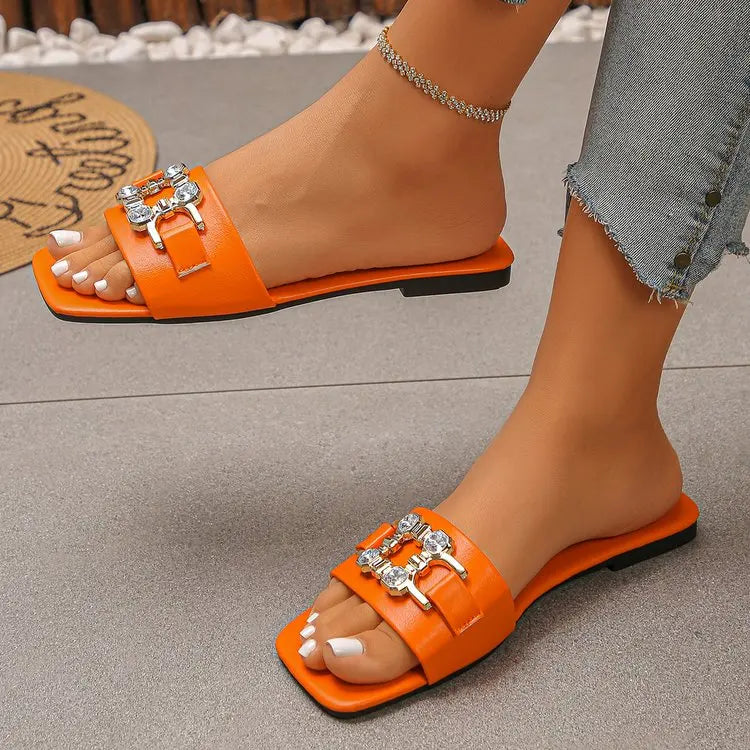 Fashion Women Slippers Lightweight Flat Sandals Trend Metal Decoration Casual Shoes Square Toe Chain Slippers Beach Slides Women