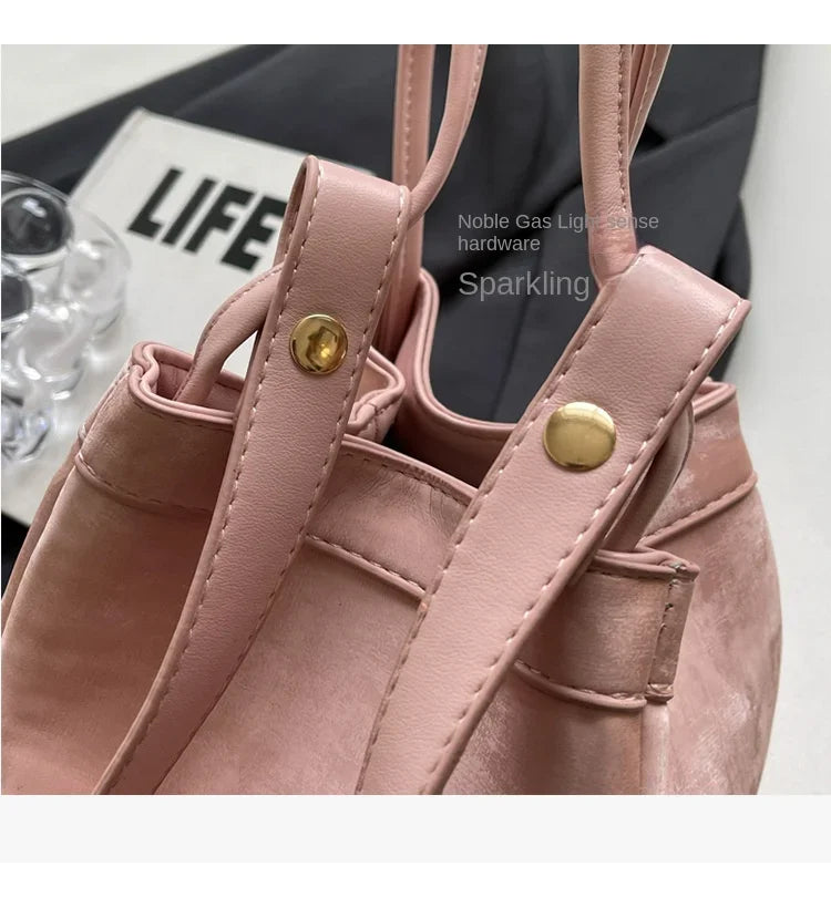 Design Sense Red Women New 2024 Fashion Texture Shoulder Bag Popular Popular Hand Tote Bags for Women Handbags Red Purse Bolsa