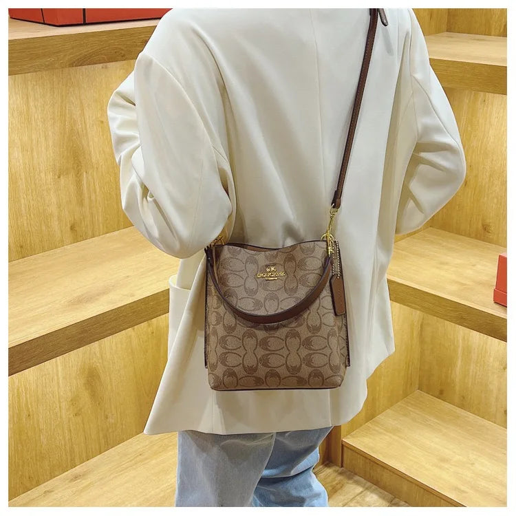 Hot women's handbag PU luxury fashion brand designer large capacity bucket classic shopping trip women's underarm bag