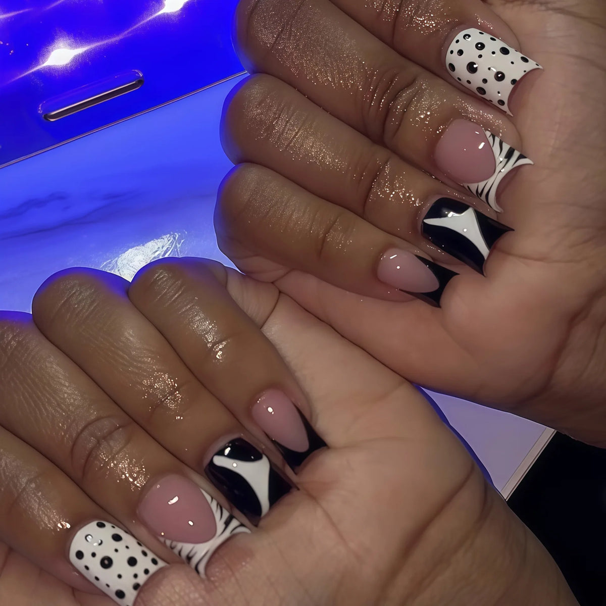 24pcs Short Square Shaped False Nails Black White Zebra-printed Polka Dot French Style Press On Nails Sweet DIY Manicure Art