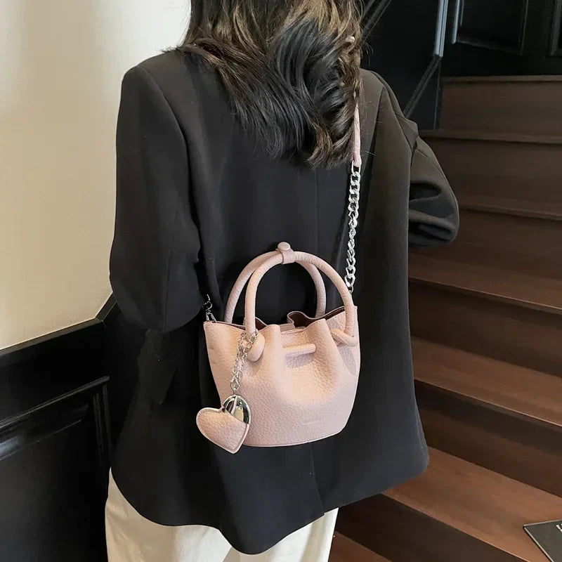 2025 Summer New Pleated Bucket Bag | Niche Fashion Hand-carried Messenger | High-end Simple Design for Beach & Vacation