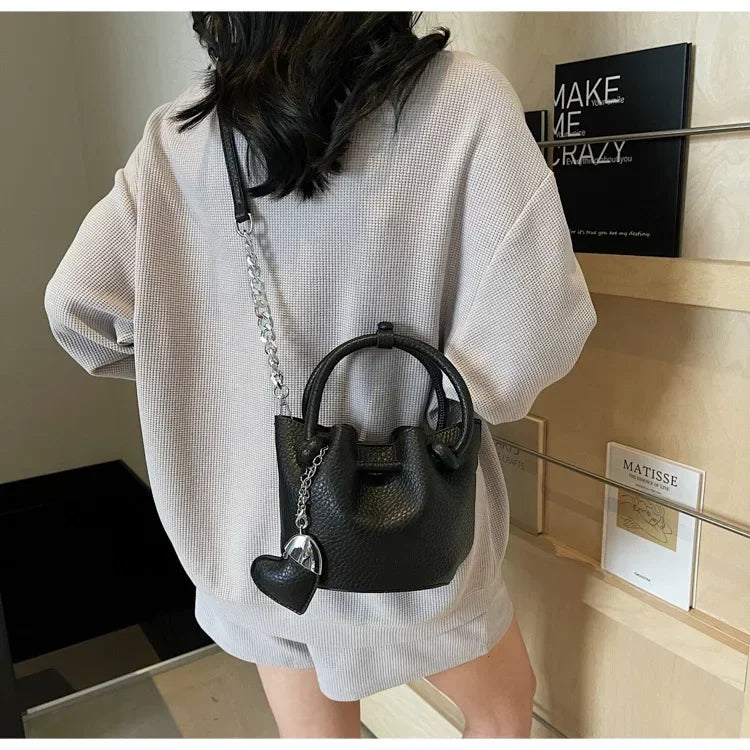 2025 Summer New Pleated Bucket Bag | Niche Fashion Hand-carried Messenger | High-end Simple Design for Beach & Vacation