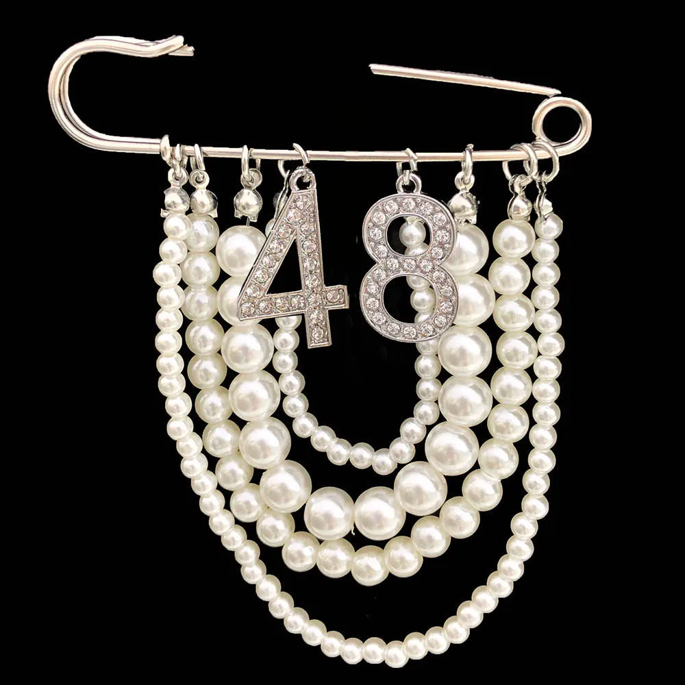 Greek Number Sorority Cloth Twisted Pearl Brooches for Women Fashion Coat Link Pins Hanging Style Brooch Summer Jewelry