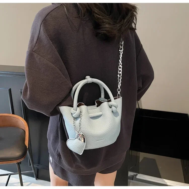 2025 Summer New Pleated Bucket Bag | Niche Fashion Hand-carried Messenger | High-end Simple Design for Beach & Vacation