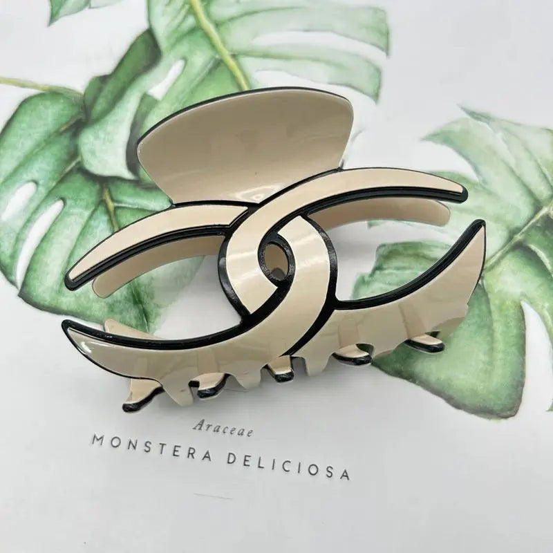 1pc Double C small fragrance French texture hair clip, shark clip hair accessory, women's light luxury hair clip hair accessory